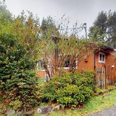 The Getaway Villa Tillicum Beach Exteriör bild